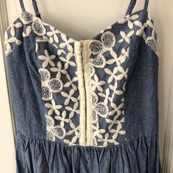 Spaghetti Strap Embroidered Bodice Chambray Dress - Picture 4 of 8